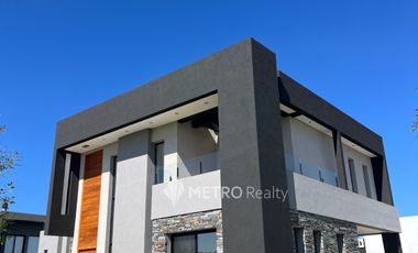 Casa en Alquiler Araucarias con 4 habitaciones en Puertos del Lagos