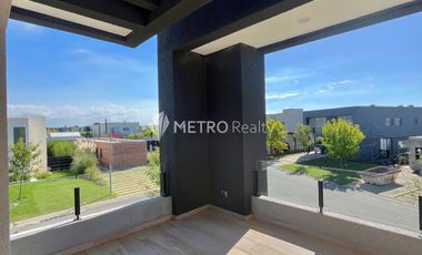 Casa en Alquiler Araucarias con 4 habitaciones en Puertos del Lagos