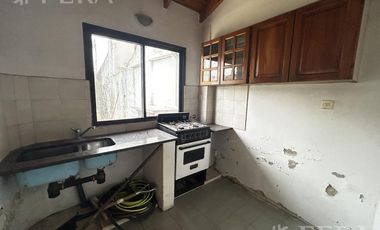Casa de 6 ambientes con piscina y cochera en Don Bosco