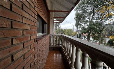 Casa de 6 ambientes con piscina y cochera en Don Bosco