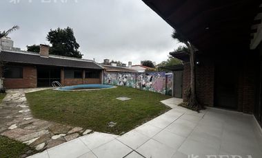 Casa de 6 ambientes con piscina y cochera en Don Bosco