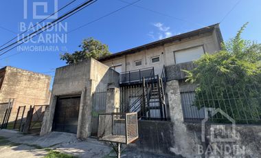 Casa en Berazategui en Venta de 5 ambientes. Apta credito.
