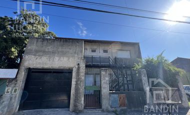 Casa en Berazategui en Venta de 5 ambientes. Apta credito.