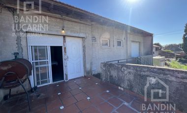 Casa en Berazategui en Venta de 5 ambientes. Apta credito.
