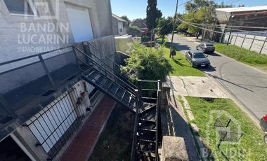 Casa en Berazategui en Venta de 5 ambientes. Apta credito.