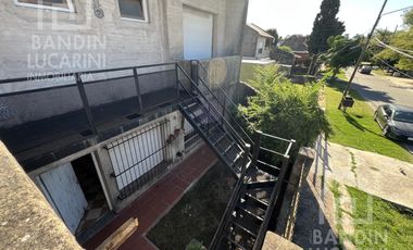 Casa en Berazategui en Venta de 5 ambientes. Apta credito.