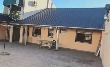 Casa  uso profesional/comercial