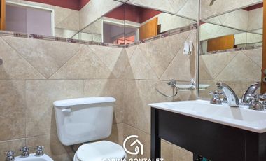 ALQUILER CASA 3 DORMITORIOS UNO CON BAÑO EN SUITE-CENTENARIO