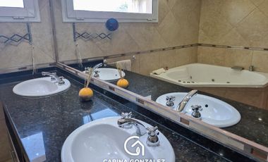 ALQUILER CASA 3 DORMITORIOS UNO CON BAÑO EN SUITE-CENTENARIO