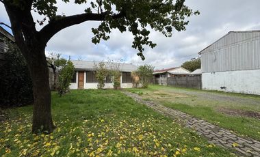 Se vende amplio sitio en calle Carrera