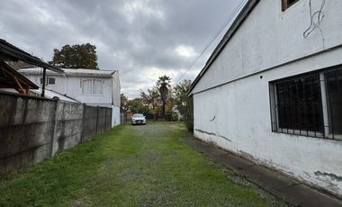 Se vende amplio sitio en calle Carrera