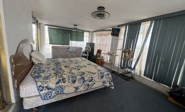 CASA EN VENTA MUY AMPLIA E ILUMINADA
