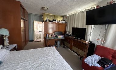 CASA EN VENTA MUY AMPLIA E ILUMINADA