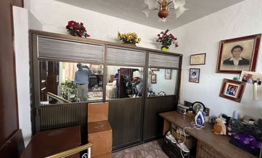 CASA EN VENTA MUY AMPLIA E ILUMINADA