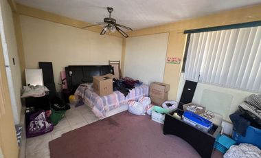 CASA EN VENTA MUY AMPLIA E ILUMINADA