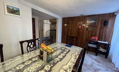 CASA EN VENTA MUY AMPLIA E ILUMINADA