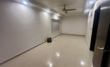 VENTA O RENTA DE BODEGA EN OTAY, EXCELENTE UBICACIÓN