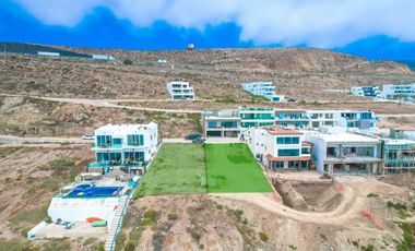 Exclusive beachfront lot in Baja
