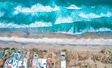 Exclusive beachfront lot in Baja