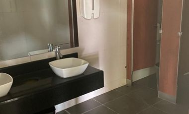 LOCAL COMERCIAL EN RENTA