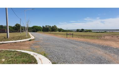 TERRENO ARROYO SECO || SOBRE AVENIDA || CIUDAD NAUTICA