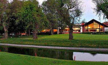 VENTA/RENTA DE CASA EN FRACCIONAMIENTO CLUB DE GOLF SAN CARLOS METEPEC