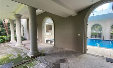 VENTA/RENTA DE CASA EN FRACCIONAMIENTO CLUB DE GOLF SAN CARLOS METEPEC