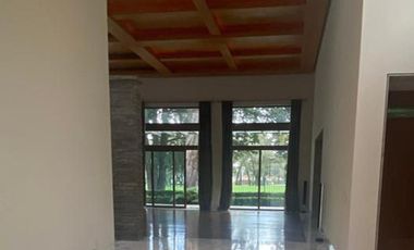 VENTA/RENTA DE CASA EN FRACCIONAMIENTO CLUB DE GOLF SAN CARLOS METEPEC