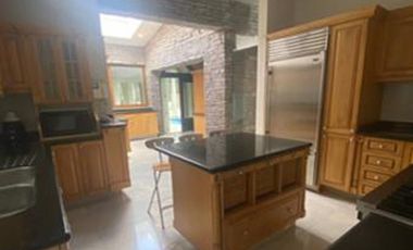VENTA/RENTA DE CASA EN FRACCIONAMIENTO CLUB DE GOLF SAN CARLOS METEPEC
