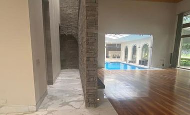 VENTA/RENTA DE CASA EN FRACCIONAMIENTO CLUB DE GOLF SAN CARLOS METEPEC