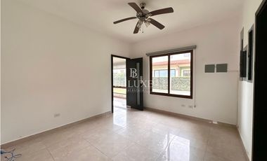 VENTA DE CASA  EN CLAYTON , SENDEROS (15)