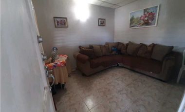 VENDO CASA EN ARRAIJAN VALLE HERMOSO AVENIDA PALMA REAL