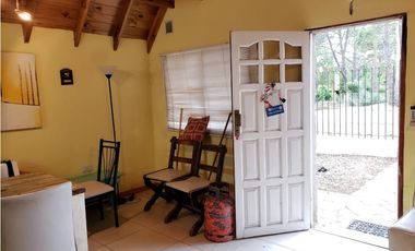 CASA ESTILO CABAÑA EN EXCELENTE ZONA DE VALERIA DEL MAR