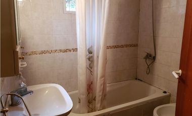 CASA ESTILO CABAÑA EN EXCELENTE ZONA DE VALERIA DEL MAR