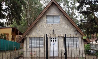 CASA ESTILO CABAÑA EN EXCELENTE ZONA DE VALERIA DEL MAR