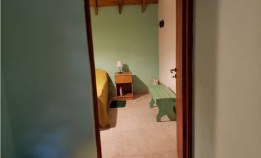 CASA ESTILO CABAÑA EN EXCELENTE ZONA DE VALERIA DEL MAR
