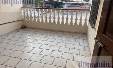 Casa en Unidad Nacional