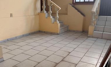Casa en Unidad Nacional