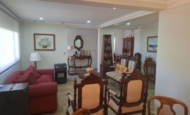 Linda casa de un piso, en Calle Ramón Olate