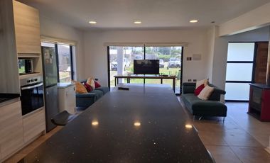 Linda Casa estilo Mediterráneo, en Sector Llepo