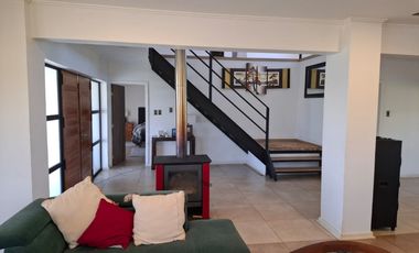 Linda Casa estilo Mediterráneo, en Sector Llepo