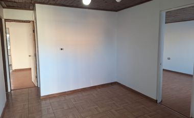 Casa de un piso, a pasos de Calle Rengo