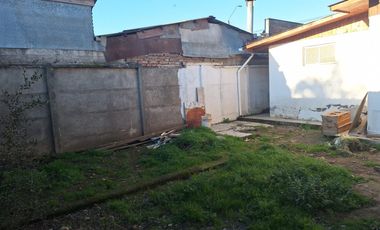 Casa de un piso, a pasos de Calle Rengo