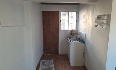 Casa de un piso, a pasos de Calle Rengo