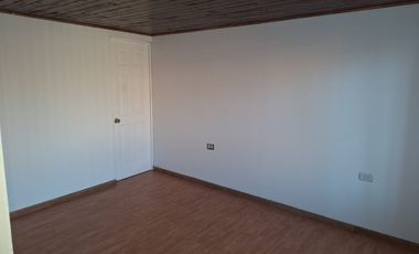Casa de un piso, a pasos de Calle Rengo