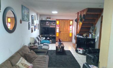 Casa de Dos Pisos, en Villa Maria del Valle