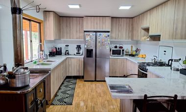 Casa y Parcela de Media Hectárea en Yerbas Buenas