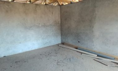 Casa y Parcela de Media Hectárea en Loteo Pamparrasa