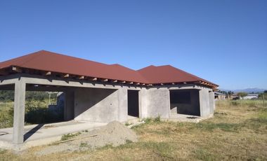Casa y Parcela de Media Hectárea en Loteo Pamparrasa