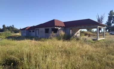 Casa y Parcela de Media Hectárea en Loteo Pamparrasa